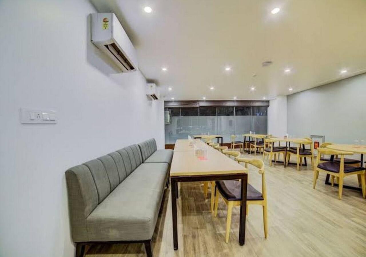 Mallenzo Suites Dlf Phase 1 Gurgaon Luaran gambar