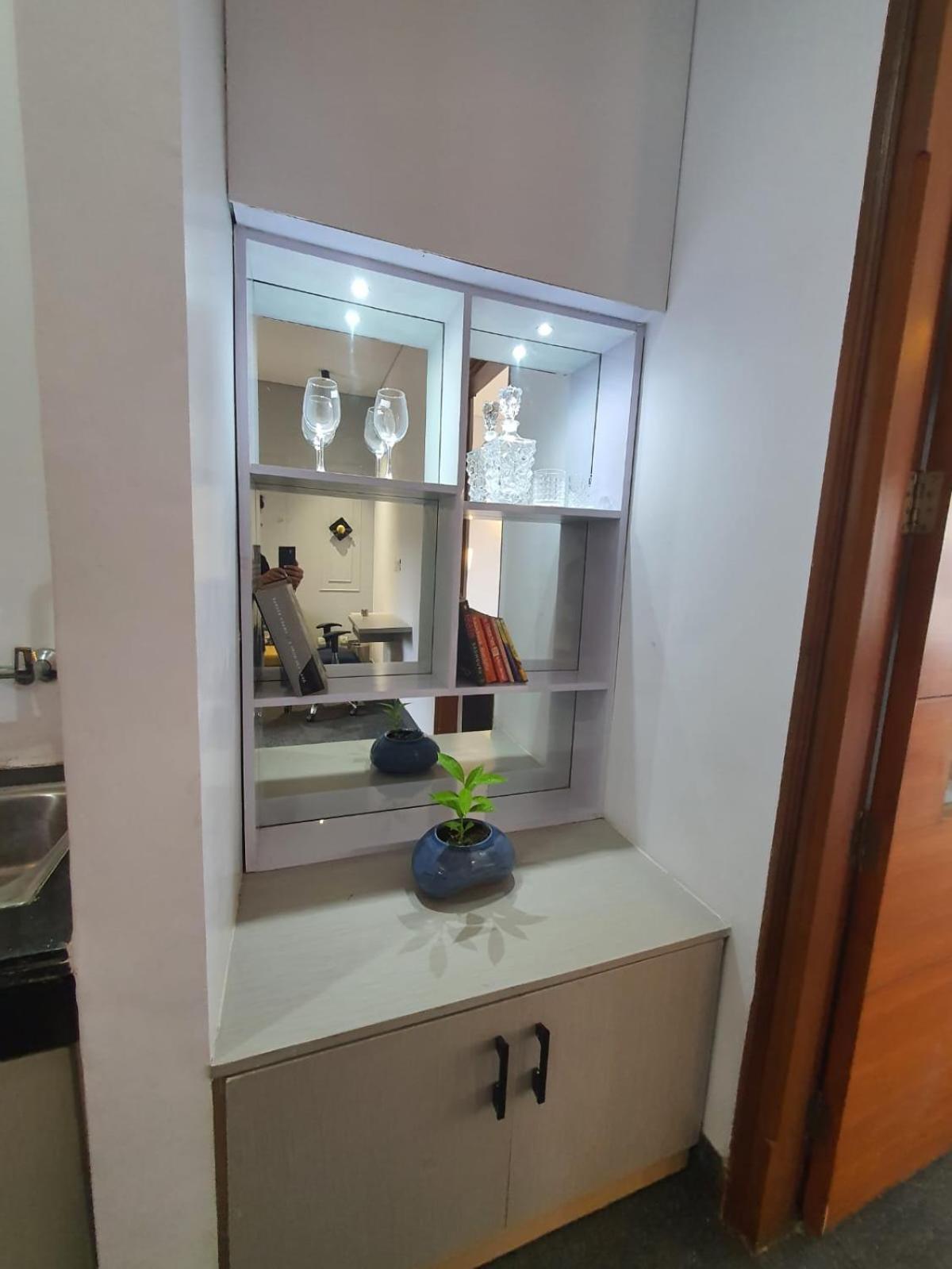 Mallenzo Suites Dlf Phase 1 Gurgaon Luaran gambar