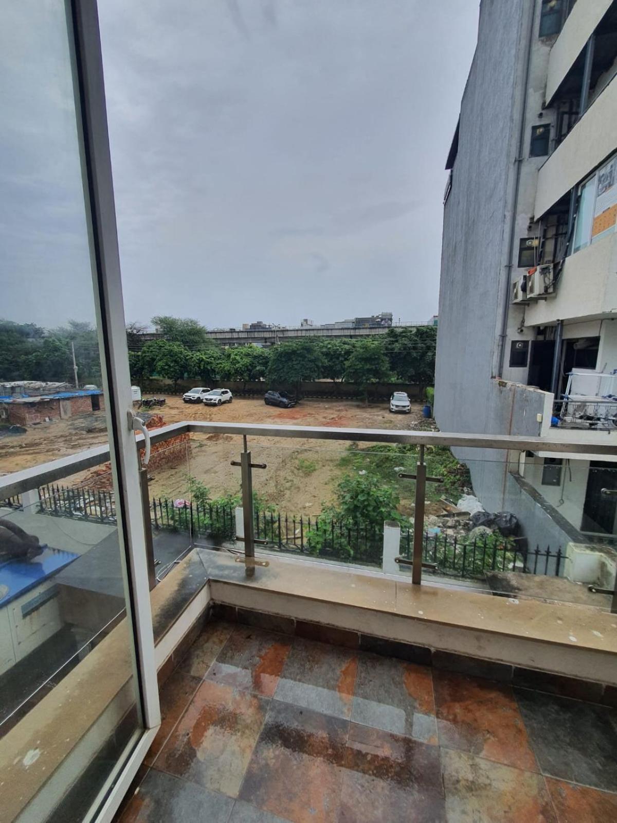 Mallenzo Suites Dlf Phase 1 Gurgaon Luaran gambar
