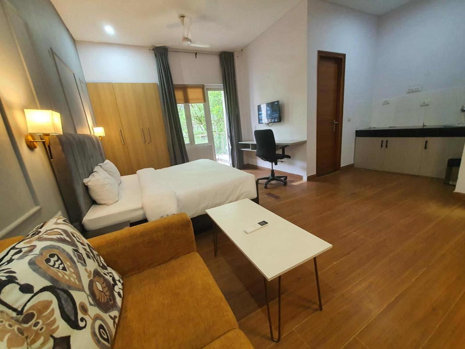 Mallenzo Suites Dlf Phase 1 Gurgaon Luaran gambar